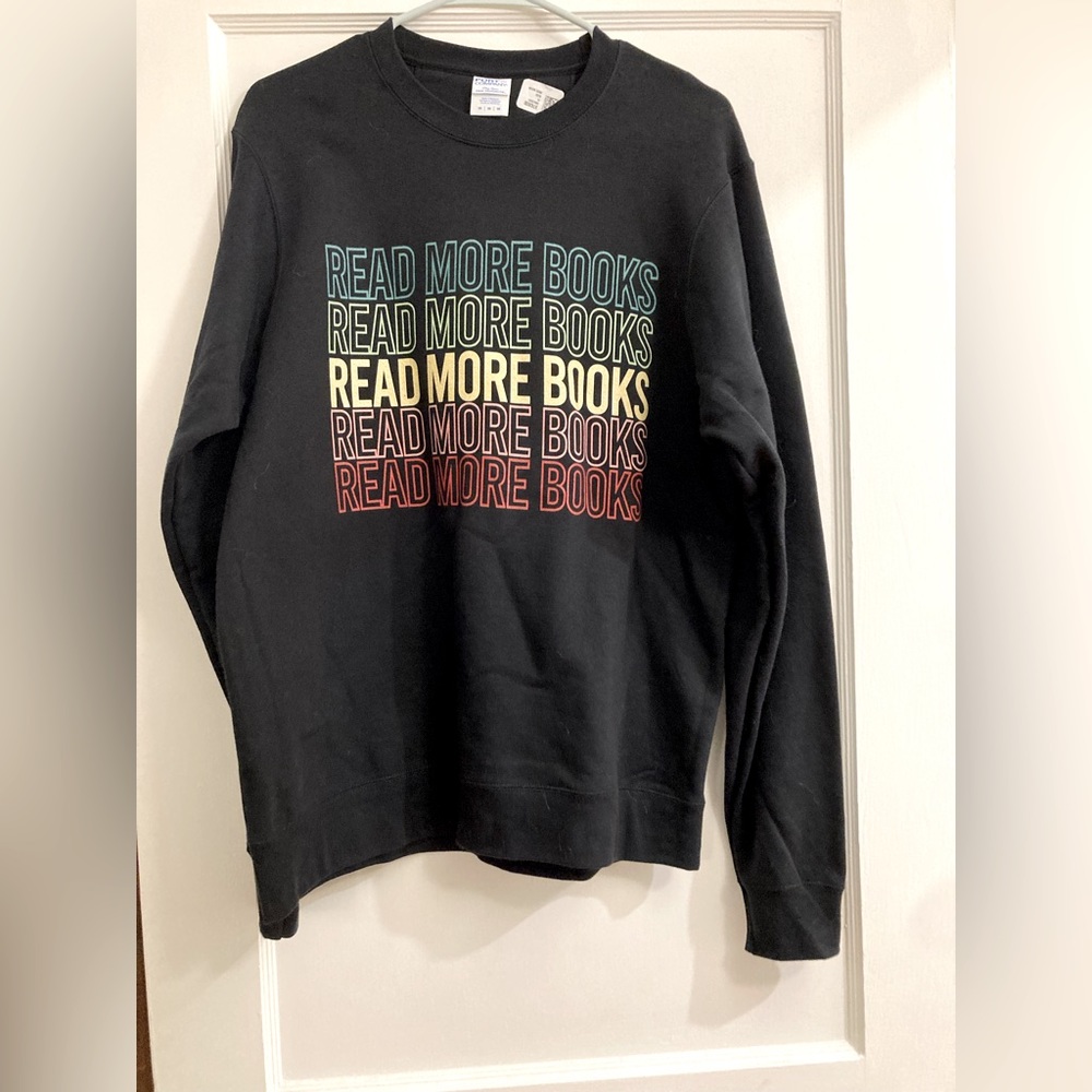 Read More Books Sweater Size M